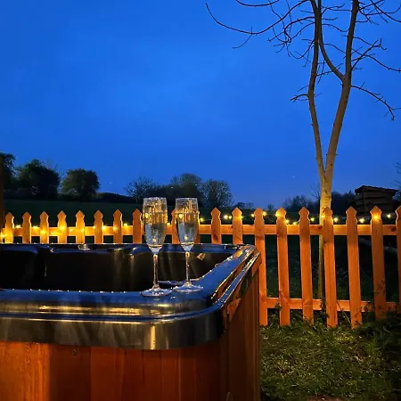Bay Cottage, Hot Tub Snitterfield Exterior photo
