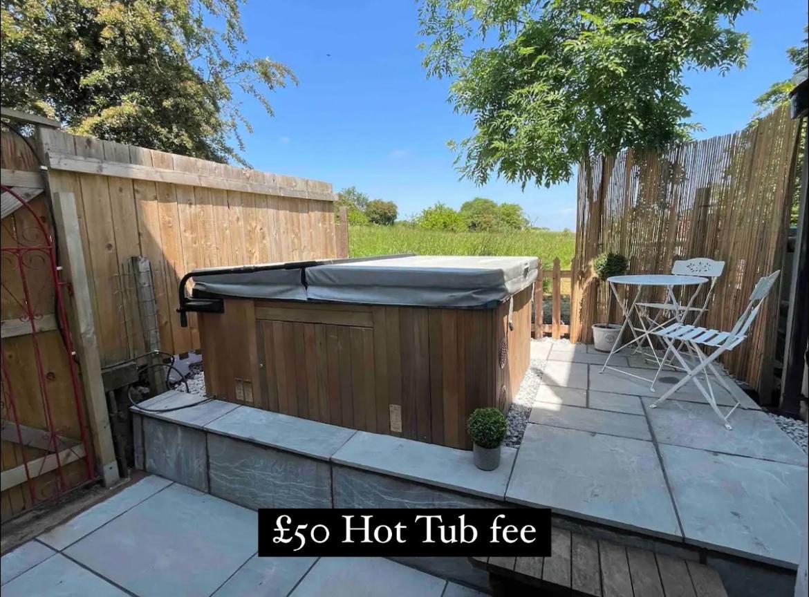 Bay Cottage, Hot Tub * Snitterfield